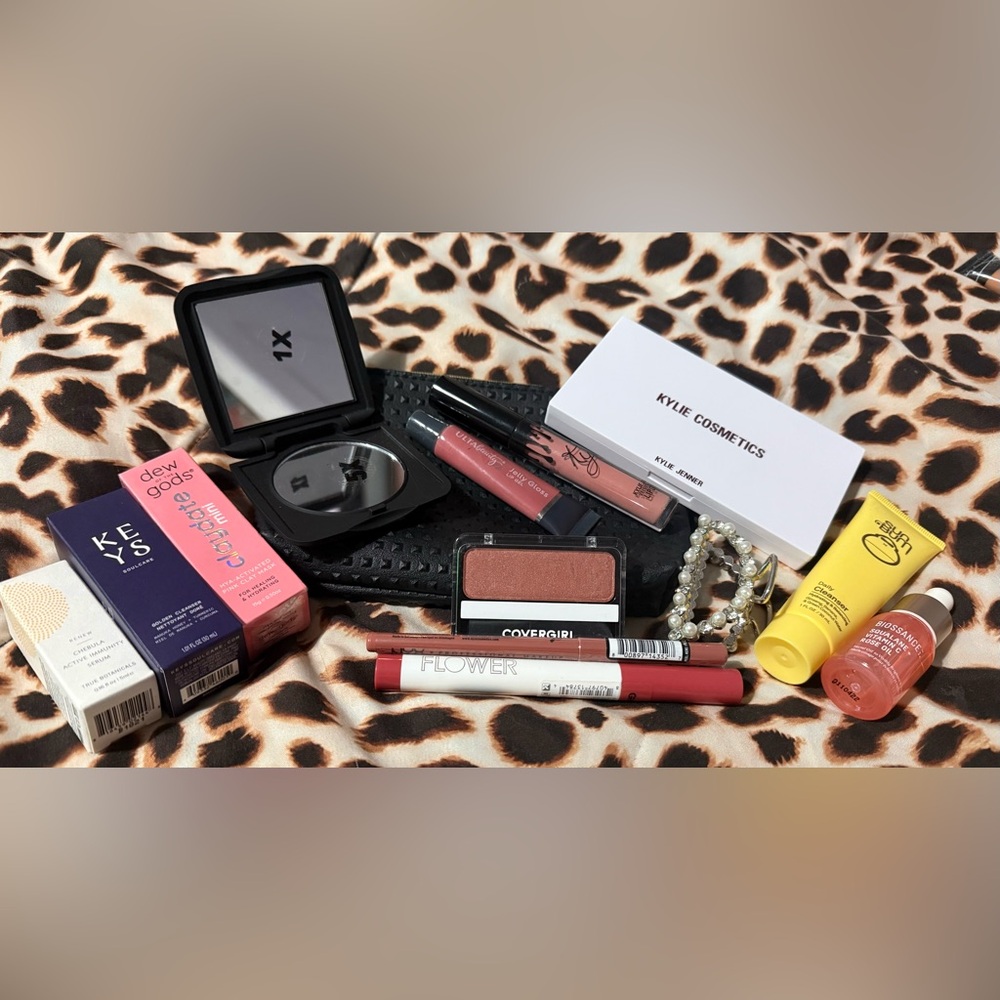 💕Makeup Bundle💕